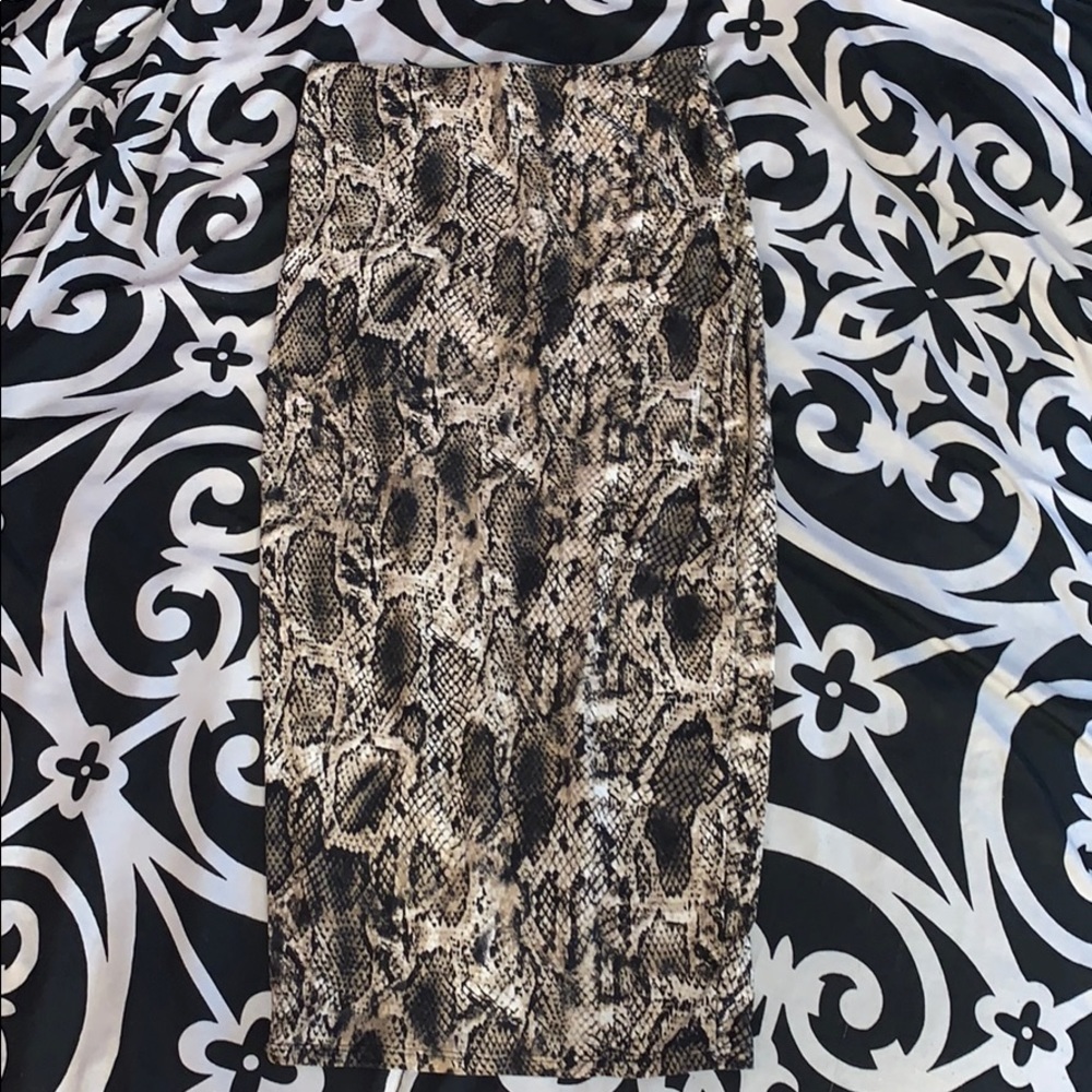 SNAKE PRINT FITTED HIGH WAISTED SKIRT